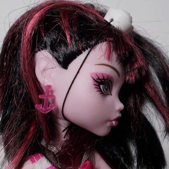 Monster High Draculaura the sailor Doll EUC - Picture 11 of 12